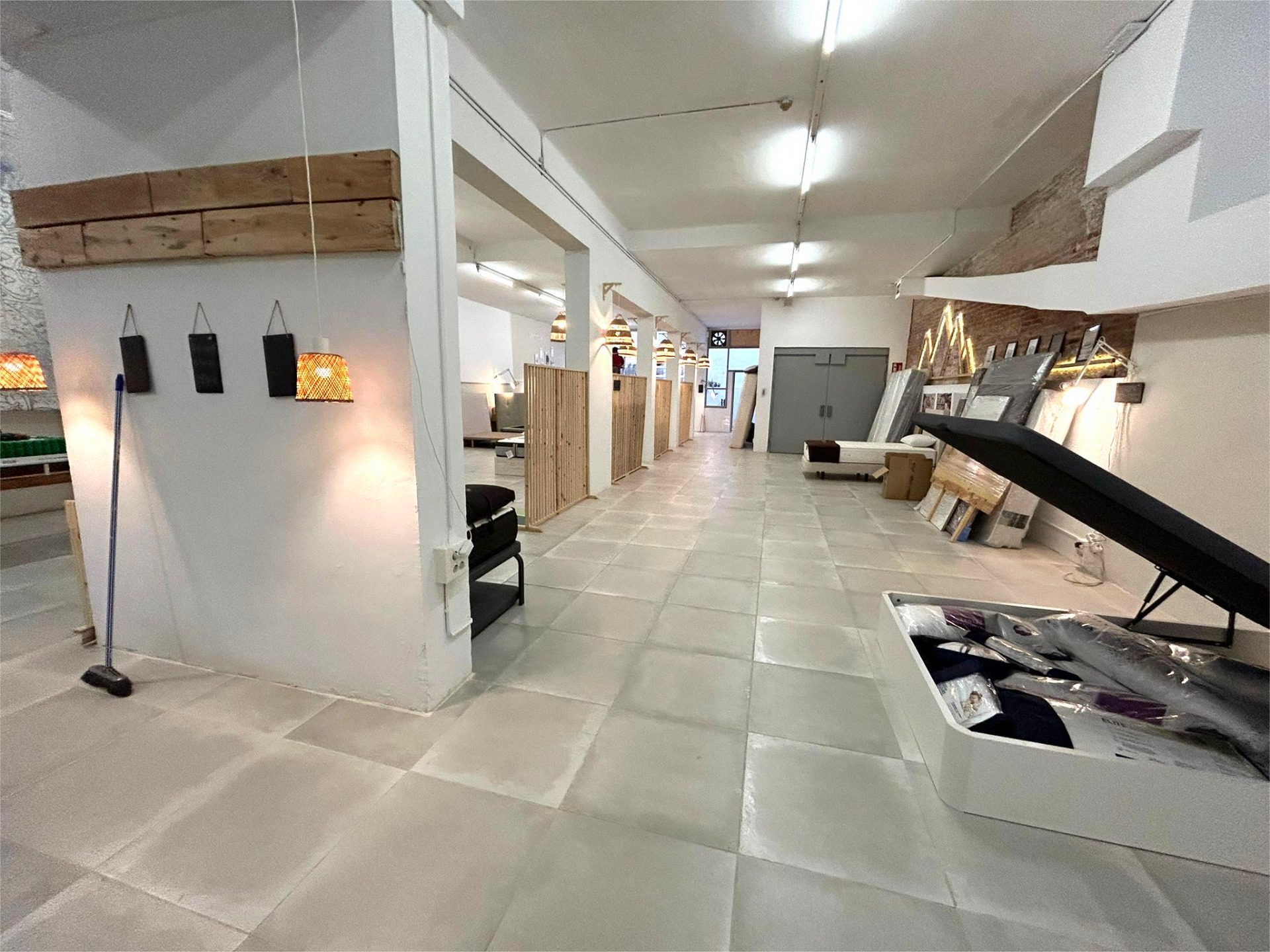 Ref. LA301 Alquiler local comercial en La Nova Esquerra de l’Eixample 