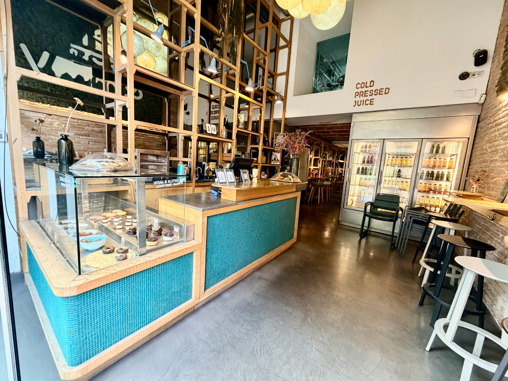 Ref.TR139 TRASPASO LOCAL CON LICENCIA C3 Y TERRAZA EN ZONA PRIME DEL EIXAMPLE – IDEAL CONCEPTO GASTRONÓMICO