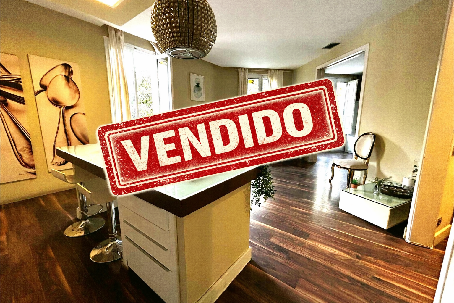 Ref. PV205 Venta de Luminoso Piso exterior en Exaimple (395.000€)