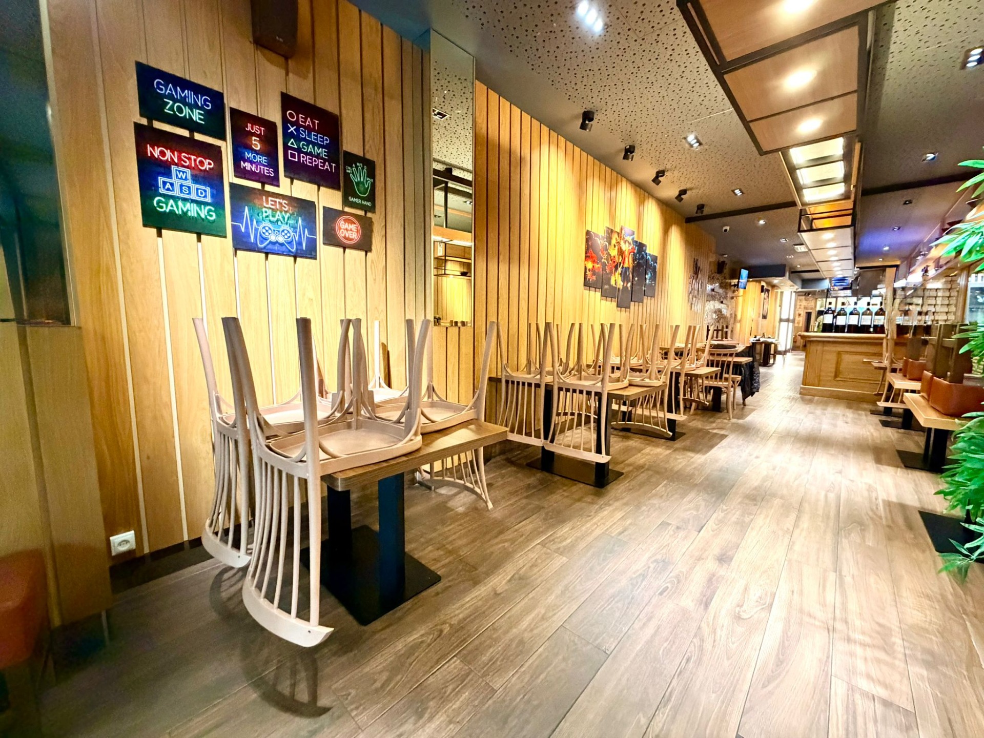 RESTAURANTE EN TRASPASO CON LICENCIA C3 MIXTA EN NOVA ESQUERRA DE L'EIXAMPLE